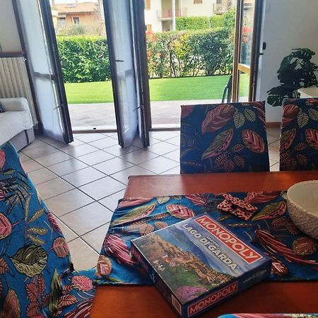 Luminoso Trilocale Con Piscina E Giardino Privato Leilighet Desenzano del Garda Eksteriør bilde