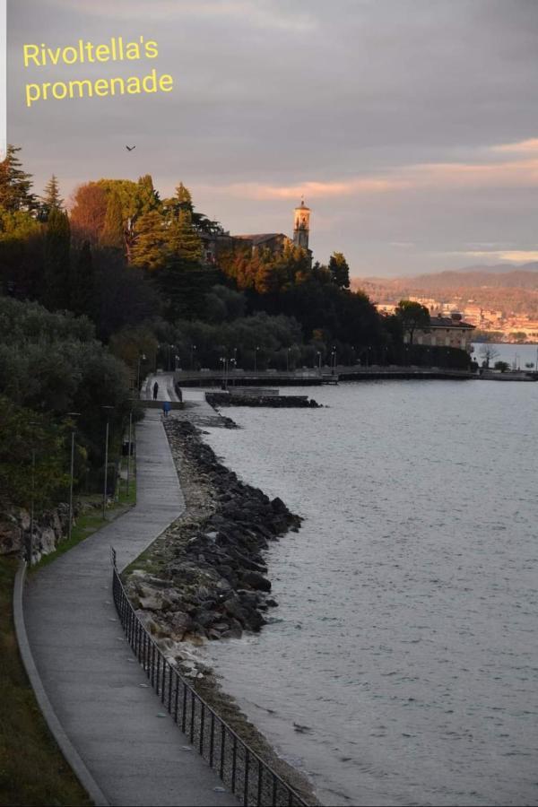 Luminoso Trilocale Con Piscina E Giardino Privato Leilighet Desenzano del Garda Eksteriør bilde